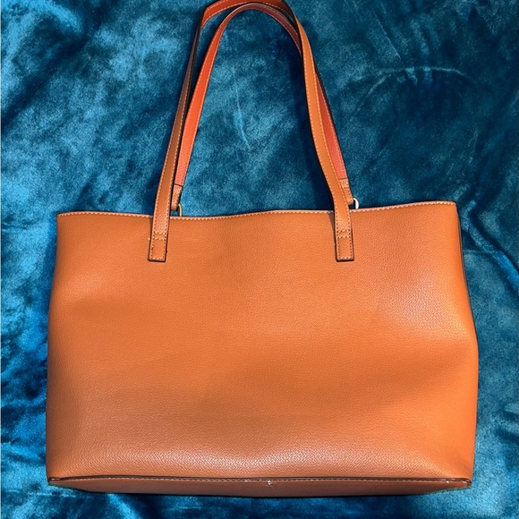 Bee Tote with wallet purchased at Accessorize in London - Picture 2 of 7